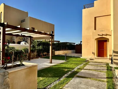 Gallery image of Luxurious Villa with Infinity Private Pool & Jacuzzi over Sabina Island's Lagoon in Hurghada