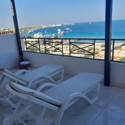 1-bedroom Apartment with Sea View Sleeps 2