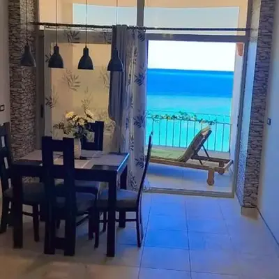 Evi's Infinity Sea View Apartment