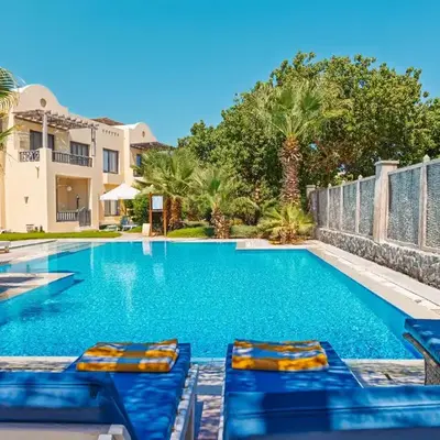 Beautiful apartment with terrace to the pool