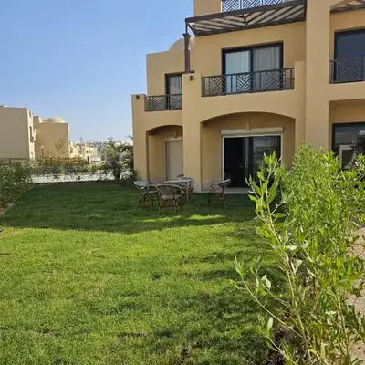 Makadi home lake view & garden