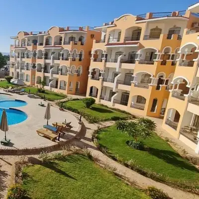 Nile Front Luxor Apt Sleeps 6 with Pool
