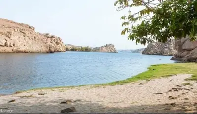 a view of a large body of water at البيت النوبى Nubian house in Aswân Reservoir Colony