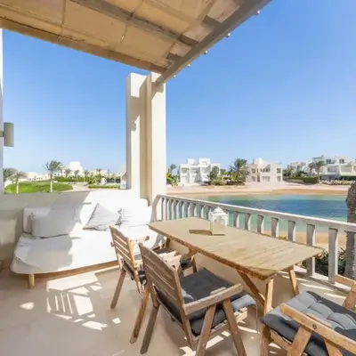Beautiful apartment with roof terrace in Joubal