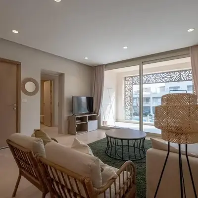 Newly Furnished & Bright 2BR Apt: Mangroovy