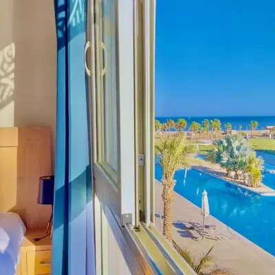 Ollystays Mangroovy Seaview 2BR Beach and Pool Free access