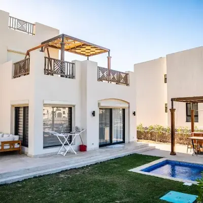 4 Bedrooms