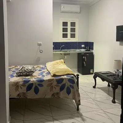 Cozy Studio on Sheraton Road near Metro Market