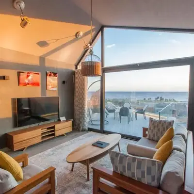 Stylish Seaview 2BR Soma bay Villa with Free Pool & Beach