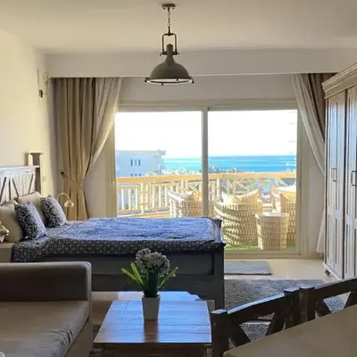 vintage sea view apartment