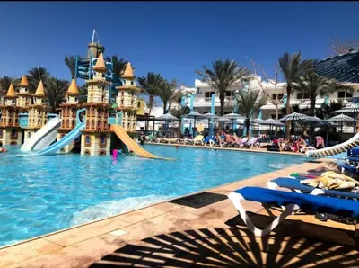 Gallery image of Mirage Bay Resort & Aqua Park - LA VISTA in Hurghada