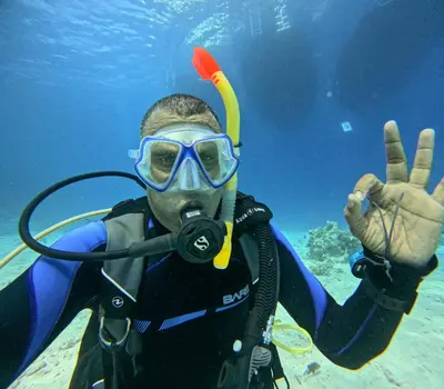 a man inivedivedivedivedivedivedivedivedivedivedivedivedived at Funnydivers Diving center in Hurghada