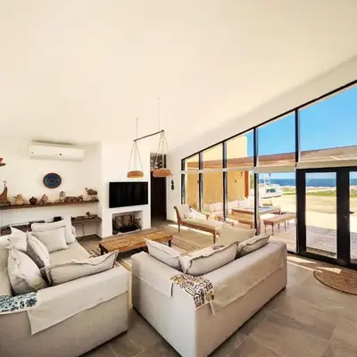 Seafront 3BR Soma Bay Villa With Exquisite Views