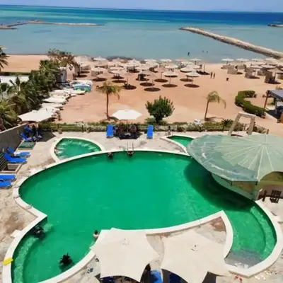 Hurghada Seafront Family Apartment with Pool View