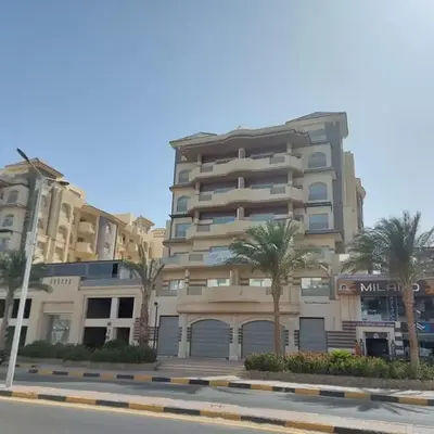 Florenza Khamsin Sea front