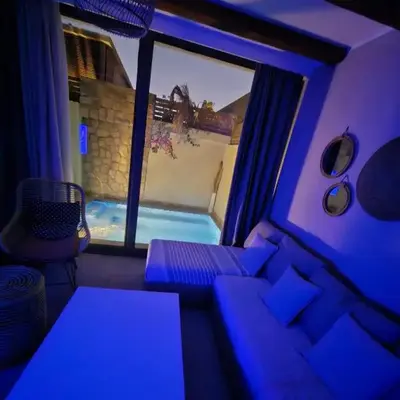 One Bedroom private pool