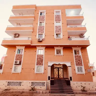 signature house Luxor