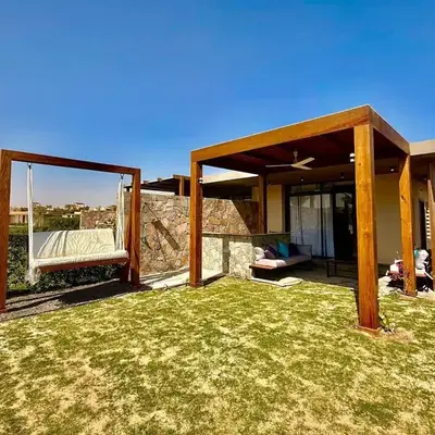 Luxury 1 BR apartment with garden