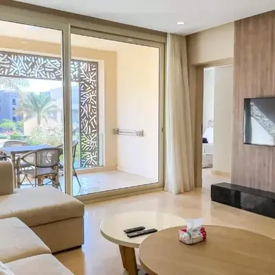 Ollystays Mangroovy 2 BR Beach and Pool Free access