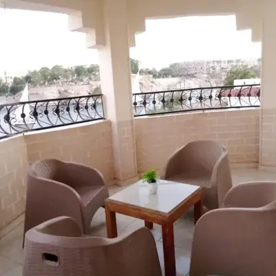 D Guest house
