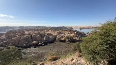 a large group of rocks and a body of water at Safeya Kato in Jazīrat ‘Awwāḑ