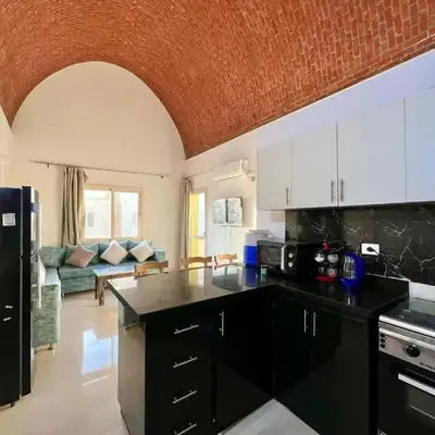 2 bedroom flat with balcony