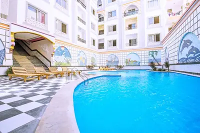 Gallery image of Rare New Marina Hotspot With Fast Free WIFI, Balcony & Pool - Western Standards - Sheraton Plaza 414 in Hurghada