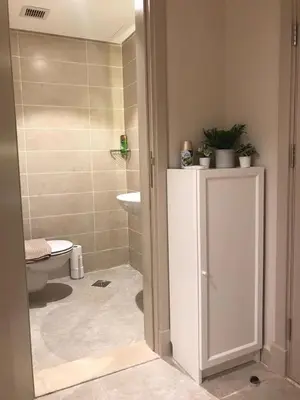 a bathroom with a toilet and a sink at Jutta Deluxe 2,5-Bedroom-Apartment Mangroovy-M10 El Gouna in Hurghada