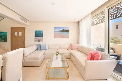 Gallery image of Luxe 3BDR w Private Rooftop Jacuzzi & Beach Access in Hurghada
