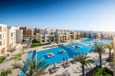 Gallery image of Luxe 3BDR w Private Rooftop Jacuzzi & Beach Access in Hurghada