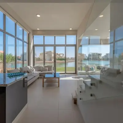 Light-Filled 4-Bedroom Villa in Tawila